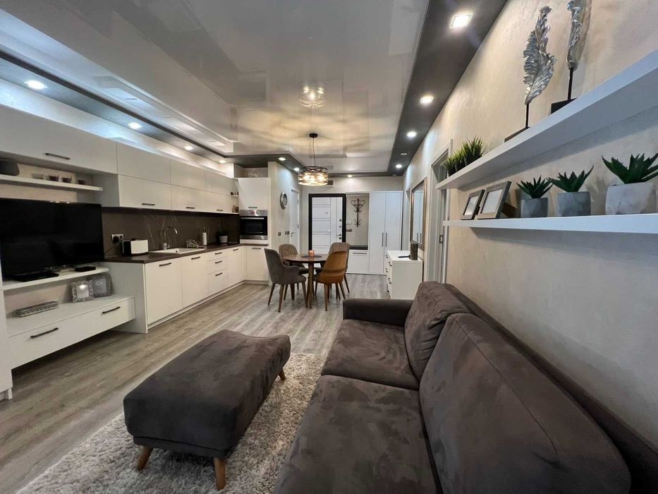 Дава се под наем Тристаен апартамент в Варна, Център - 74 кв.м за 1100 € - Снимка #6