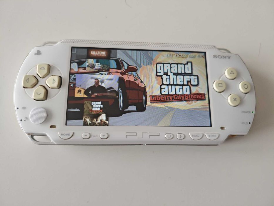 SONY PSP Playstation Portable 1000 - Качени много игри