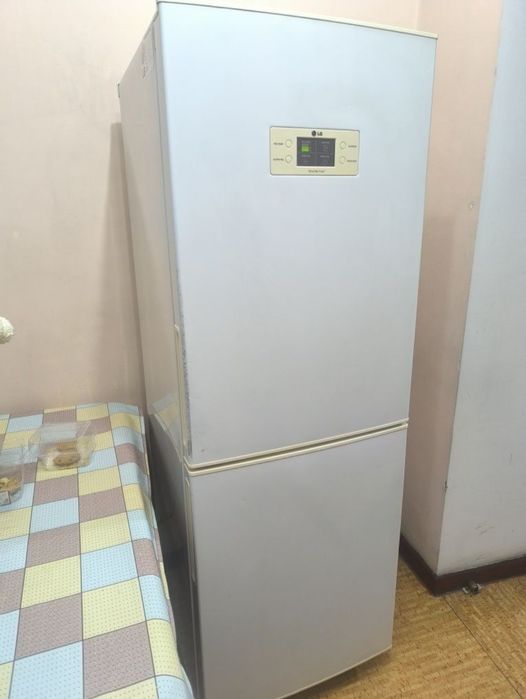 Продаётся газ плита и холодильник