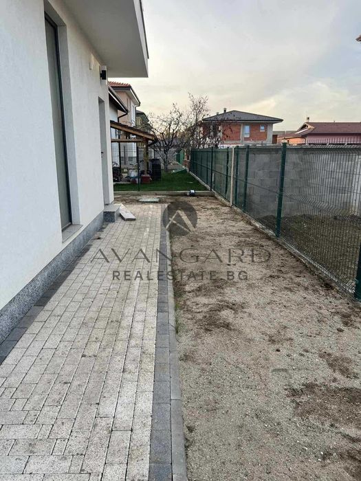 Продава се Къща в Пловдив, Беломорски - 350 кв.м за 1137 €/кв.м - Снимка #19