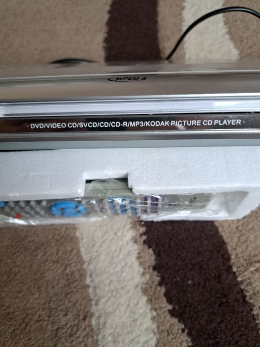 Чисто нов DVD player sаng
