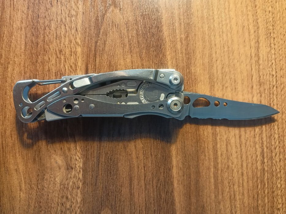 Мультитул Leatherman Skeletool.