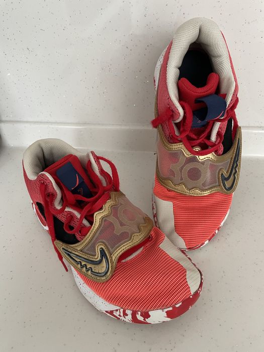 Кецове и маратонки Найк