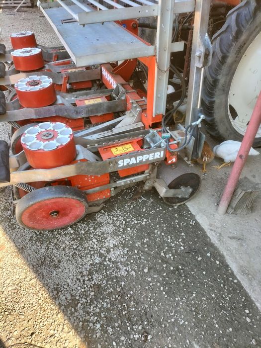 Tractor 445 cu roți tehnologice