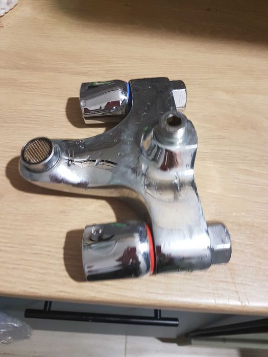 Смесител за душ, стенен