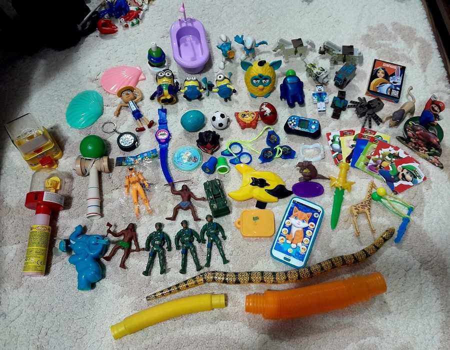 Детски играчки,коли,човечета