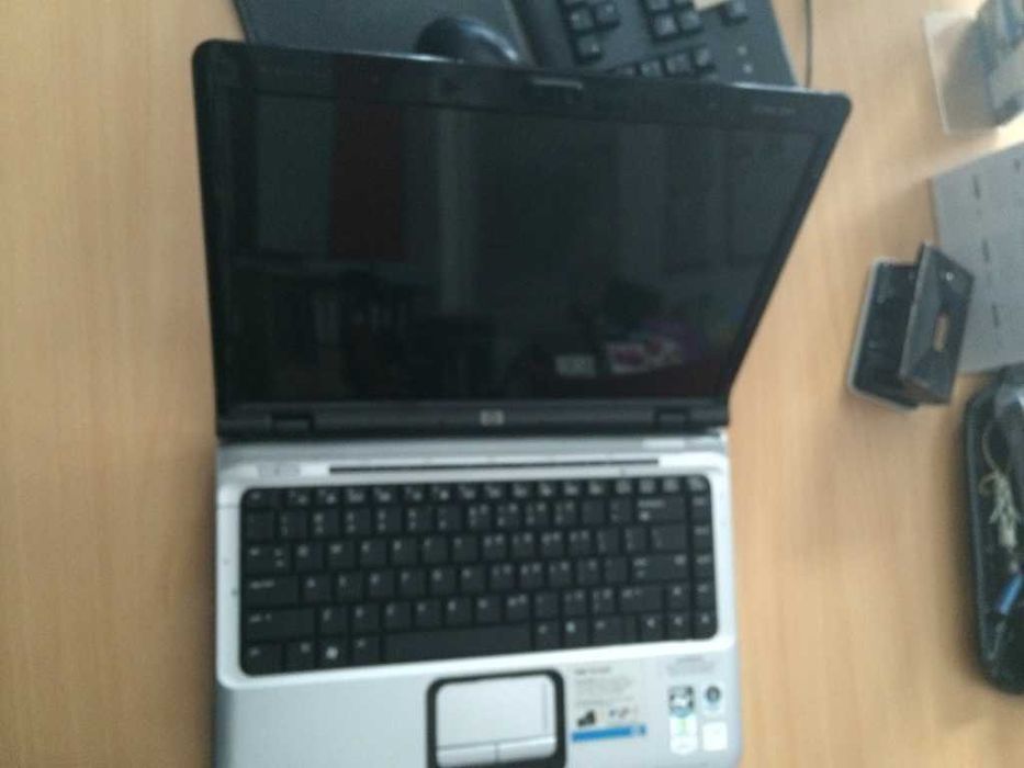 Laptop HP dv 2000 black