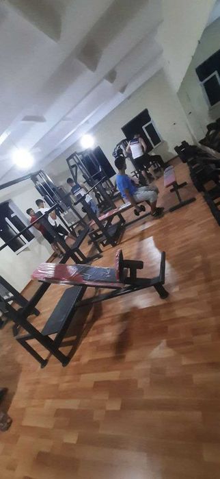 Fitnes zal anjomlari sotiladi