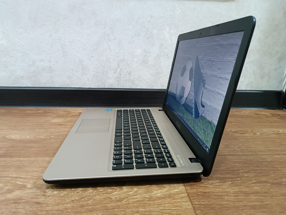 Ноутбук ASUS Core i3 Windows 10.