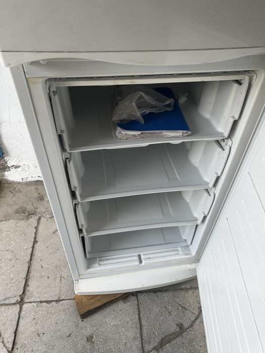 Продам холодильник