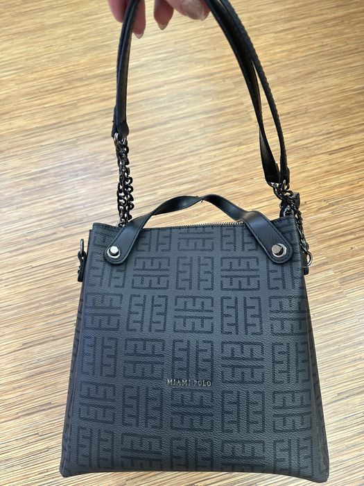 Дамска чанта.Не е носена никога