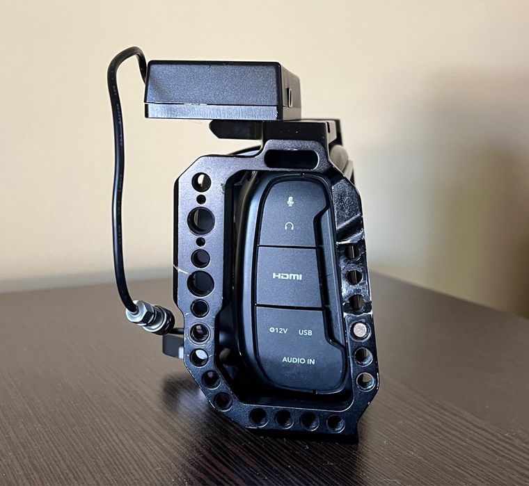Blackmagic pocket 4k funcțională cu ecran defect