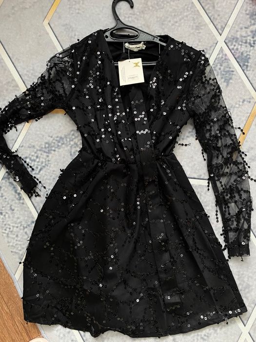 Продам новое платье с биркой