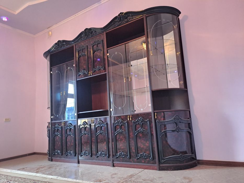 Stenka mebel sotiladi