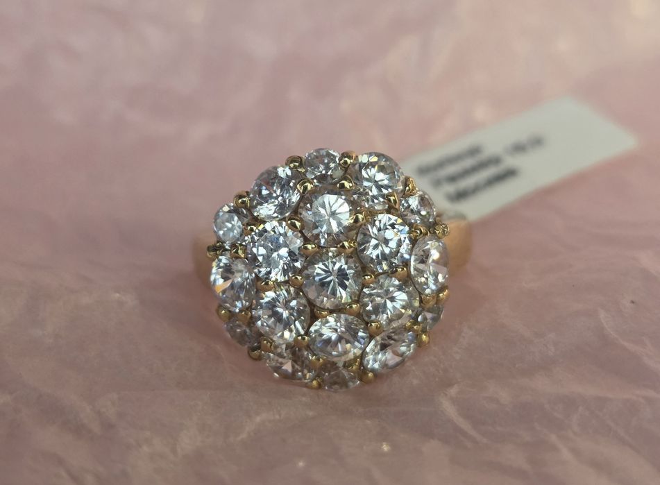 Изысканное кольцо из жёлтого золота