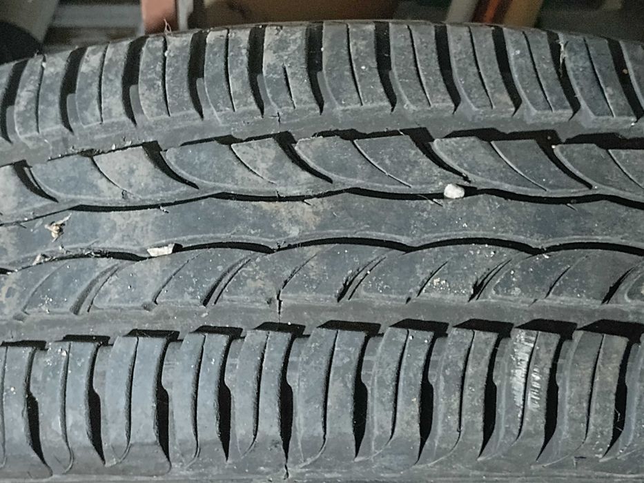 Vând DVD.uri dozator de apa cauciucuri debica 195.65.r15  adidasi puma