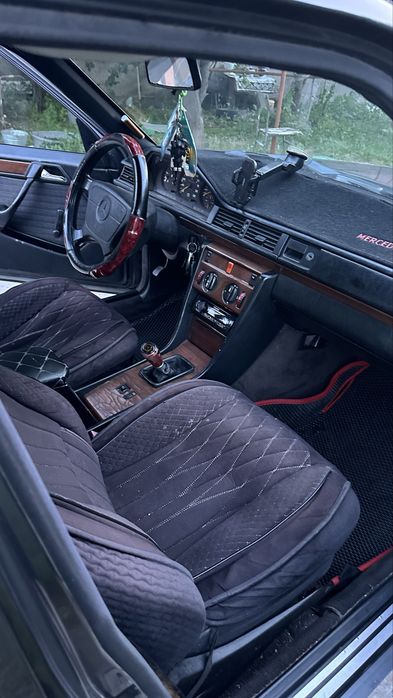 Мерседес W124 230