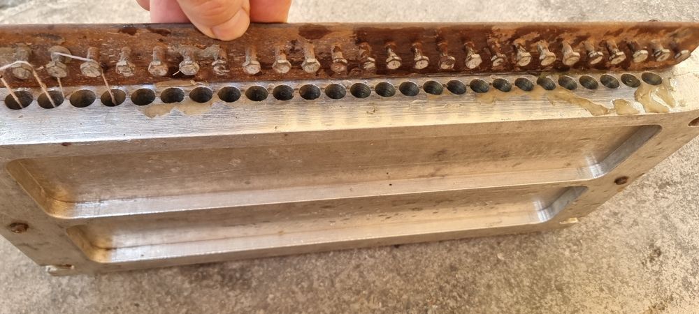 Форма для свечей алюминиевая один залив 26 шт