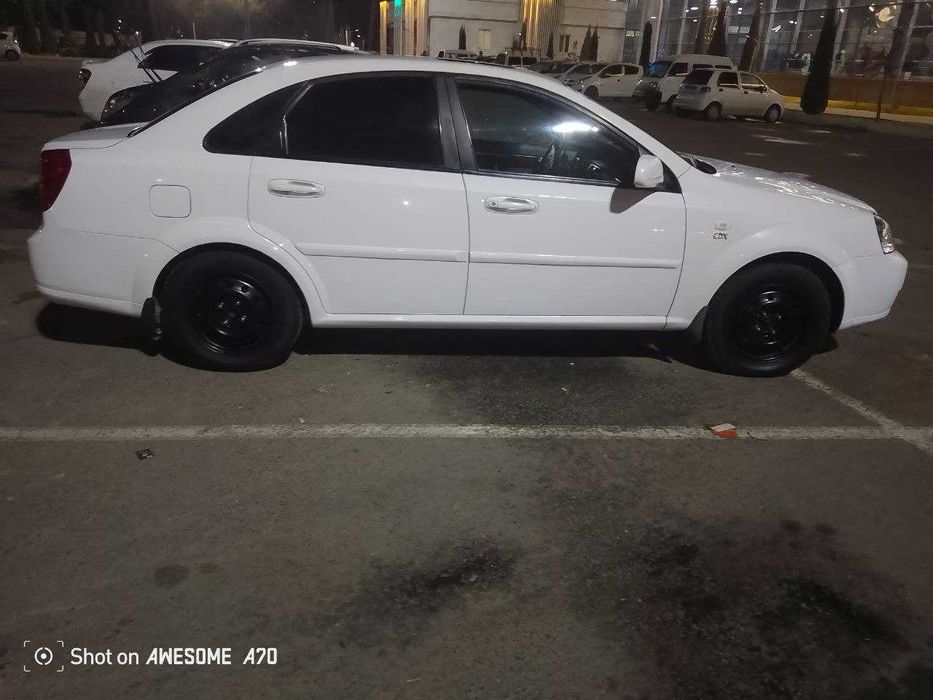 Chevrolet Lacetti   1.8 в отличном состояний 2010 год