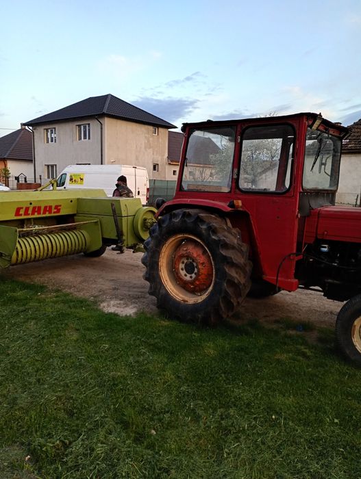 Vând tractor u445