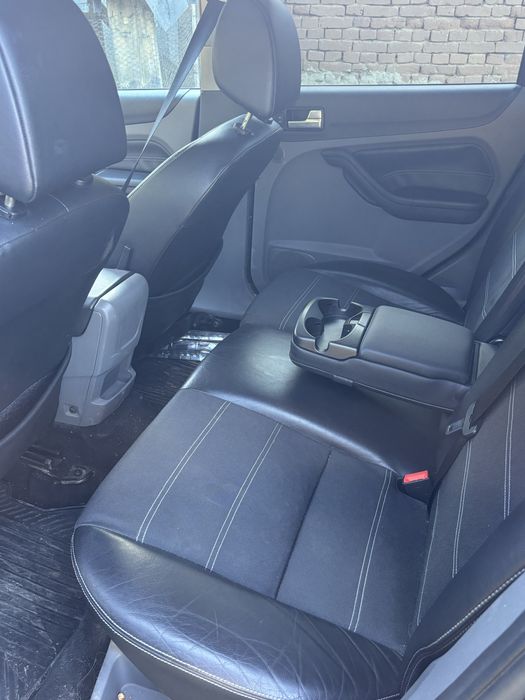 Ford focus 2.0 nu accept schimb!!!