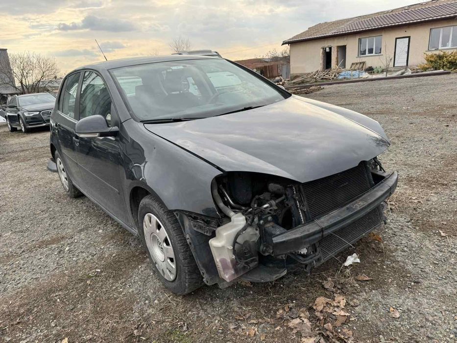 Фолксваген Голф 5 1.4 бензин  2007год