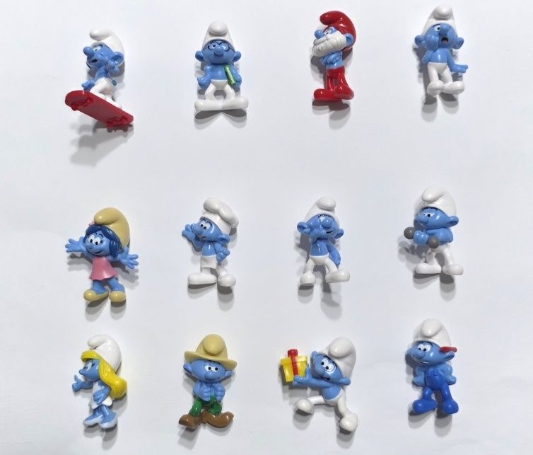 Vand 12buc de strumfi