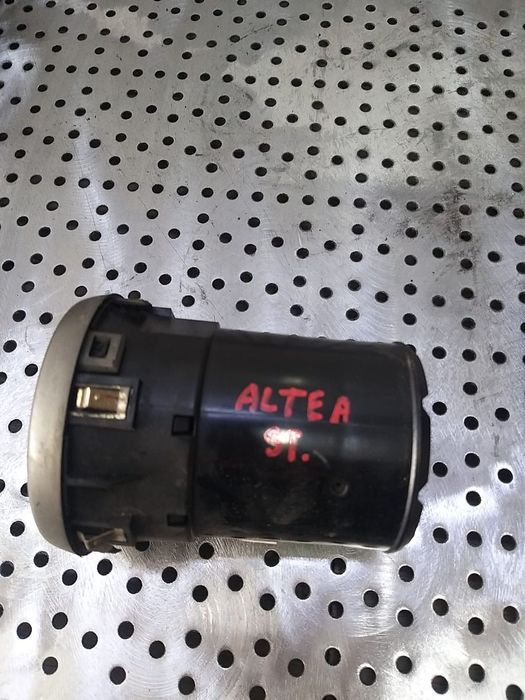 Grila ventilatie bord stanga seat altea 5p 5p0819203