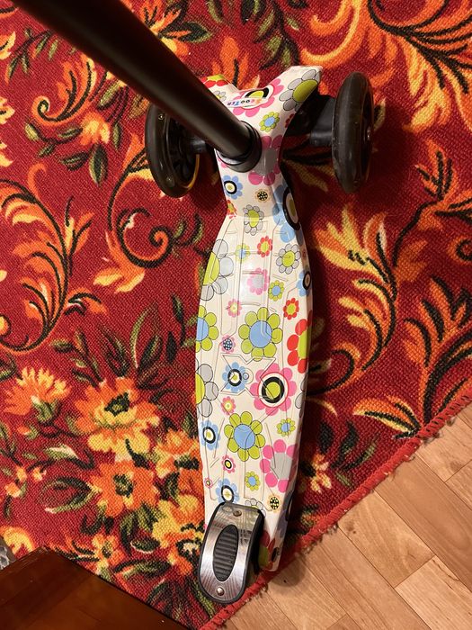 Продам самокат для девочки