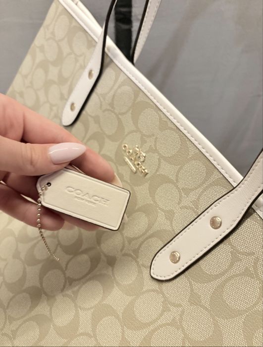 Coach Tote голяма дамска чанта в класически бежов цвят