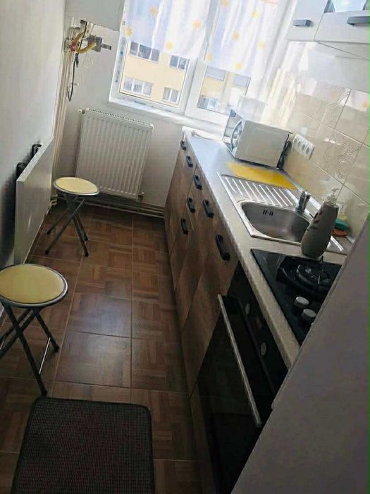 Închiriez apartament