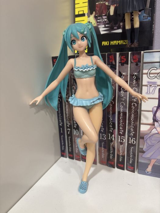 Hatsune Miku and Megurine Luka фигурки