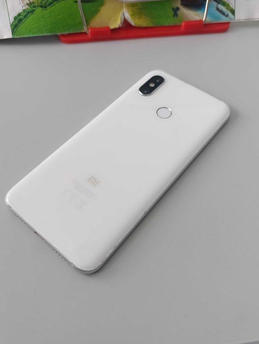 Mi 8 срочно обмен или продам