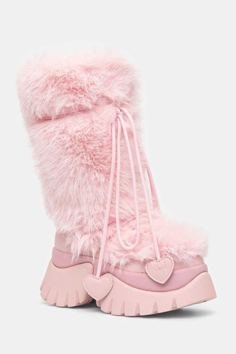 Чисто нови розови апрески