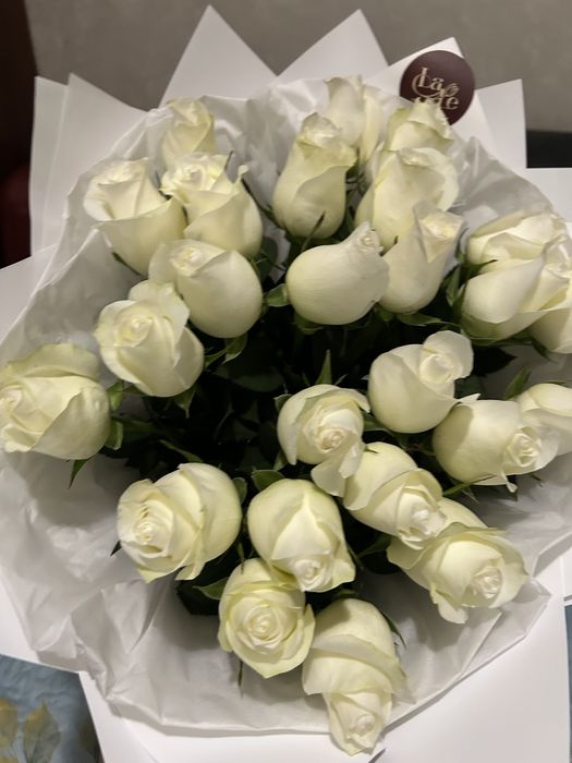 Букет из 25 белых роз