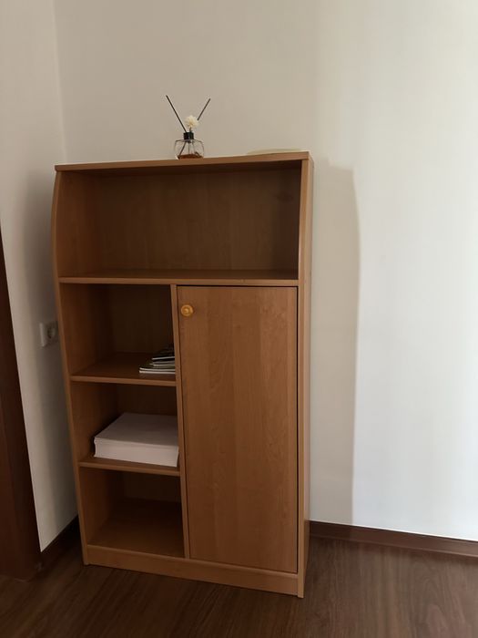 Продам книжую полку