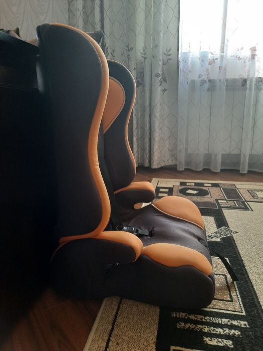 Детское автомобильное кресло