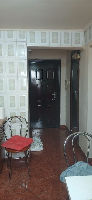 Vând apartament 2 camere zona Mega Mall