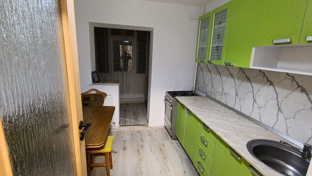 Închiriez apartament 2 camere Nicolina 2