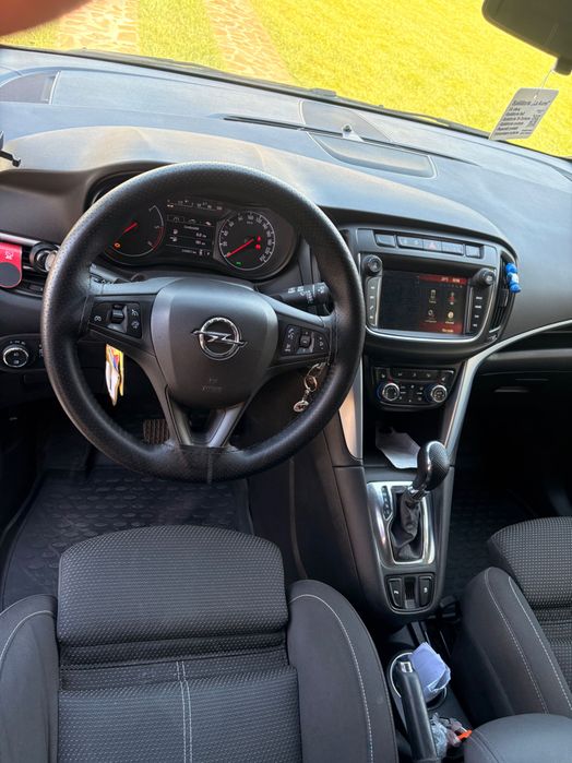 Opel zafira tourer urgent