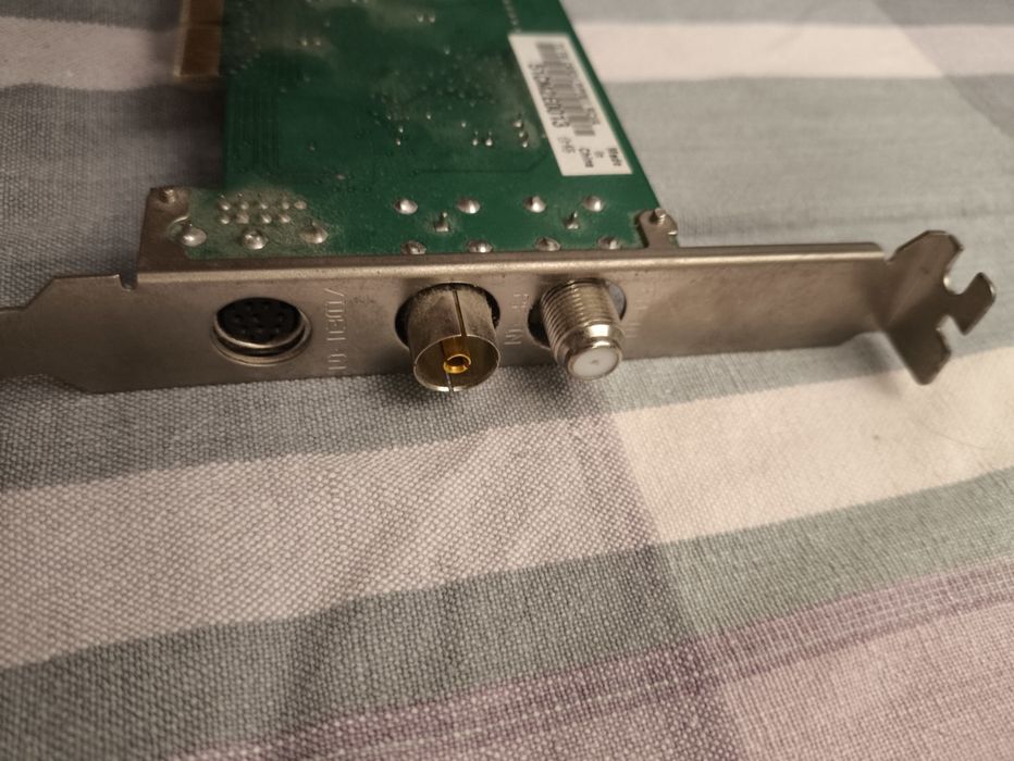 Tuner TV Philips si Asus si modem