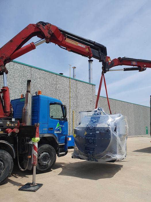 Камион с кран/автокран транспортни услугу