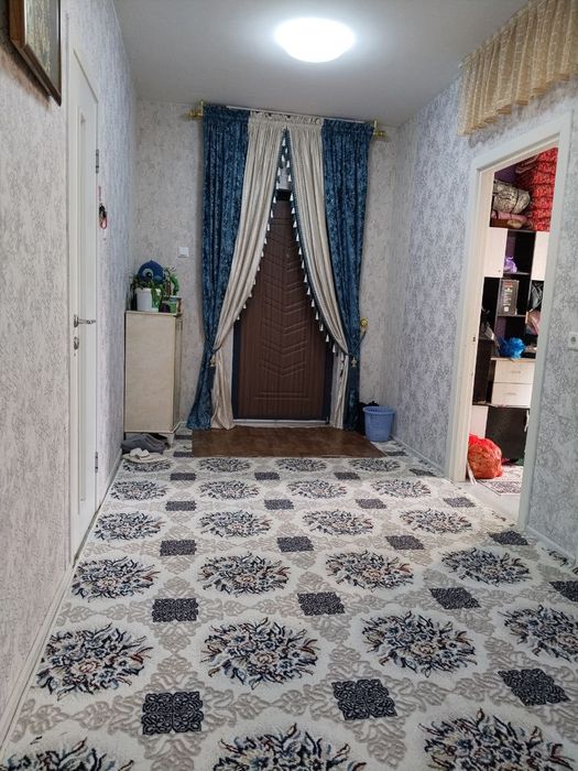 Сирдарё вилояти новосройка 3 хонали квартира срочни сотилади