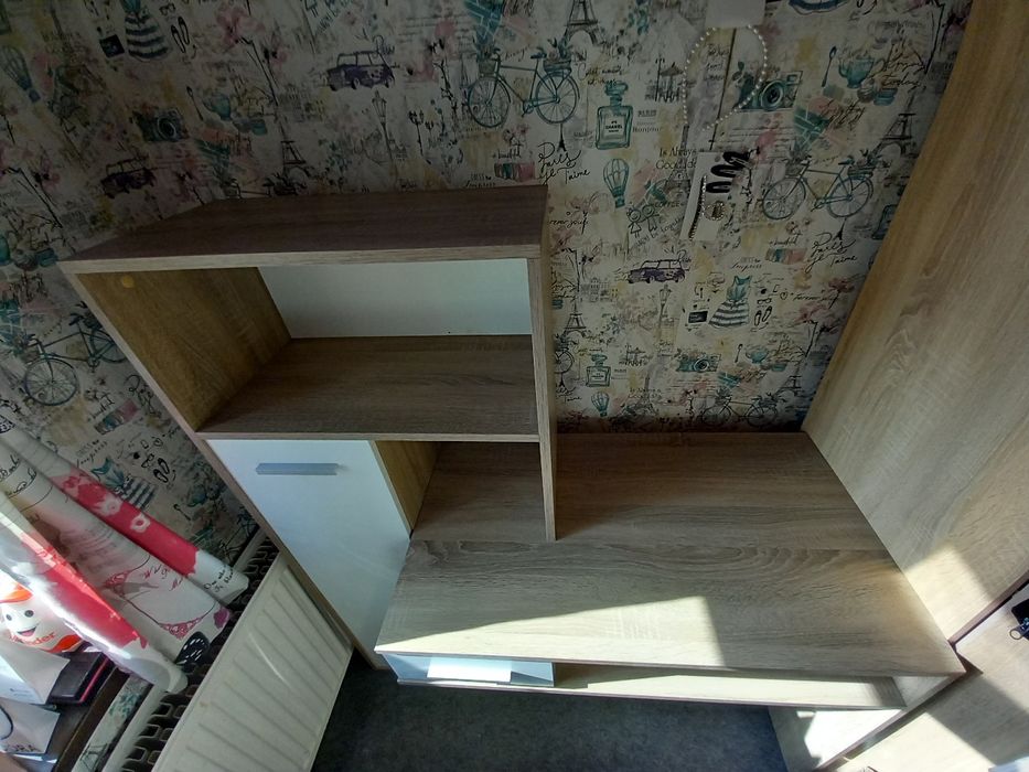 Употребявано бюро но е много запазено