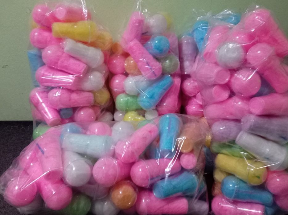 Stol. Popcorn aparat. Marozelnik pahta marojni aparat sotiladi  srochn