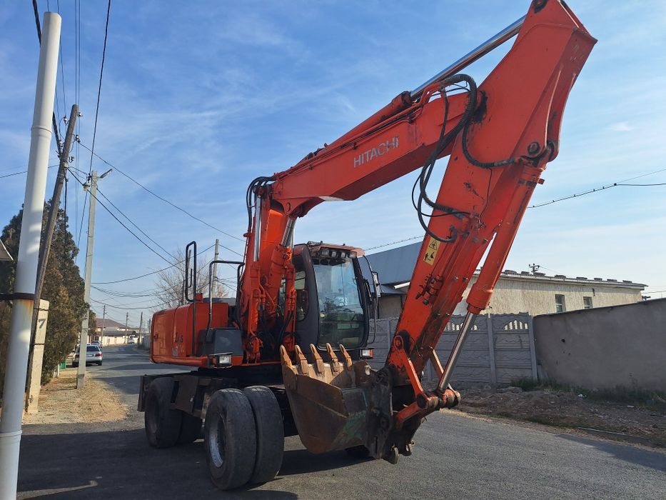 Экскаватор Хитачи зх160.