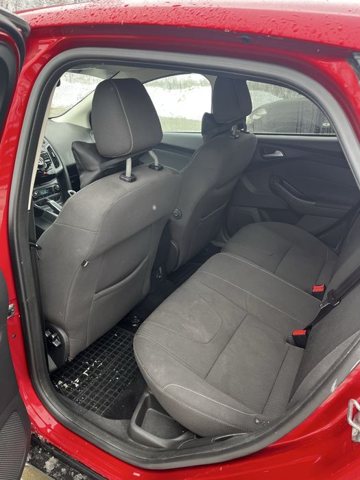 Ford Focus mk 3 Titanium + inca un set de jante pe 17”