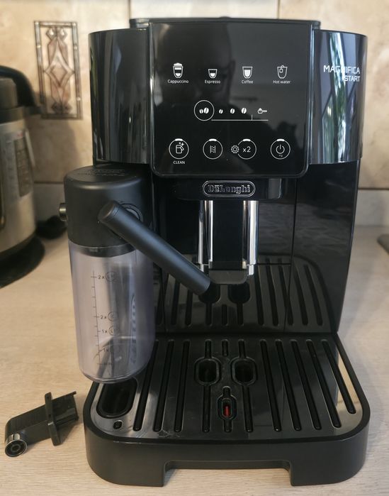 Espressor Delonghi magnifica start  Milk ECAM 220.60.B, 1450W, 4 tipuri de bauturi, 15 bari,Negru (Expressor, Expresor, Aparat de cafea)