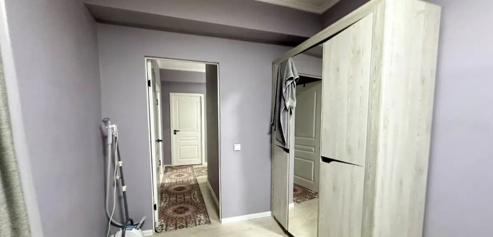 продам 4-х ком. 96кв. 6мкр. 1-этаж