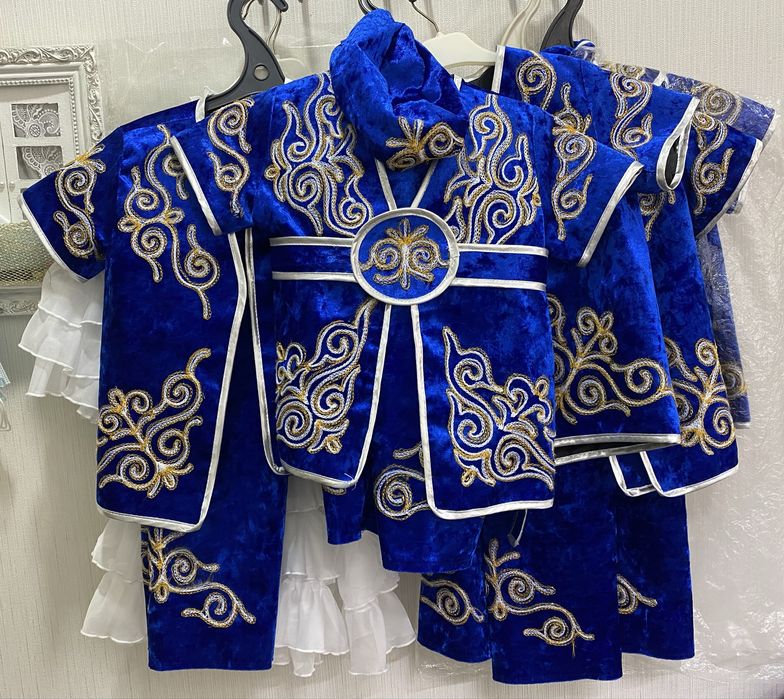 Национальные костюмы